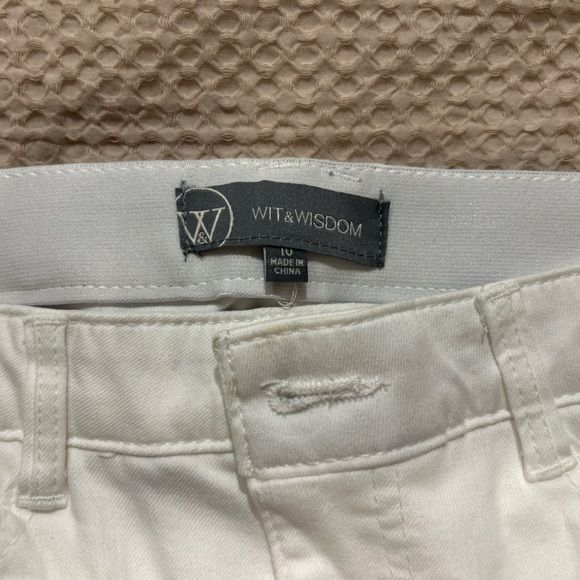 NEW Wit and Wisdom white shorts from Nordstrom - Picture 3 of 4